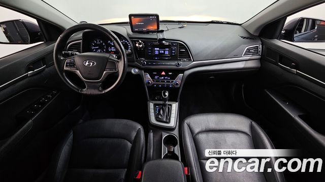Hyundai AVANTE 2016 — photo 10