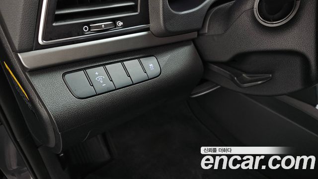 Hyundai AVANTE 2016 — photo 24