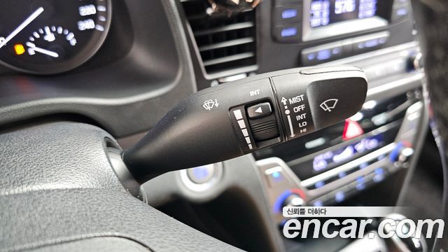 Hyundai AVANTE 2016 — photo 26