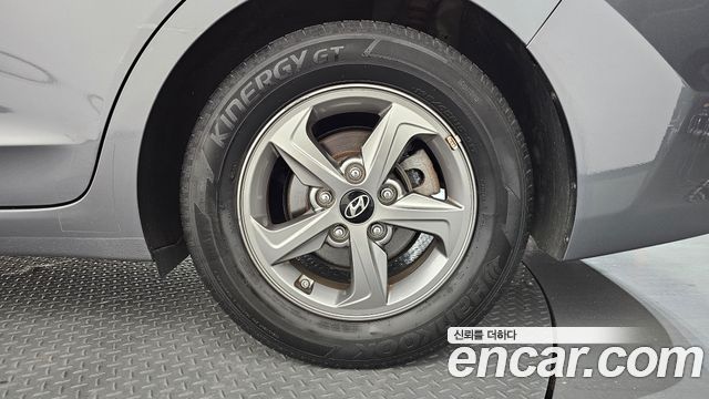 Hyundai AVANTE 2016 — photo 7