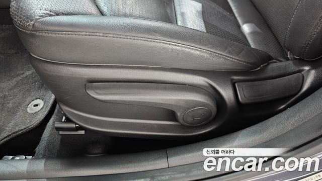 Hyundai AVANTE 2016 — photo 32