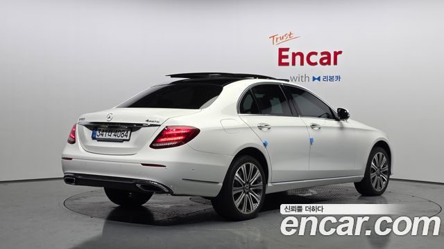 Mercedes-Benz E-Class 2020 — photo 2