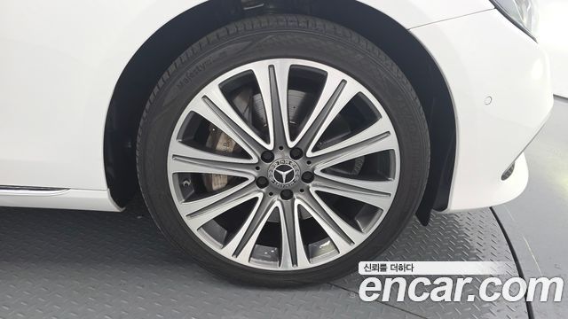 Mercedes-Benz E-Class 2020 — photo 5