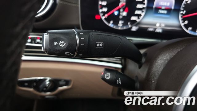 Mercedes-Benz E-Class 2020 — photo 23