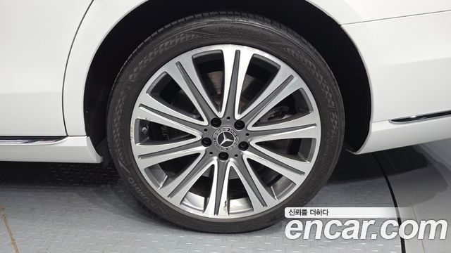 Mercedes-Benz E-Class 2020 — photo 7