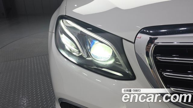 Mercedes-Benz E-Class 2020 — photo 8