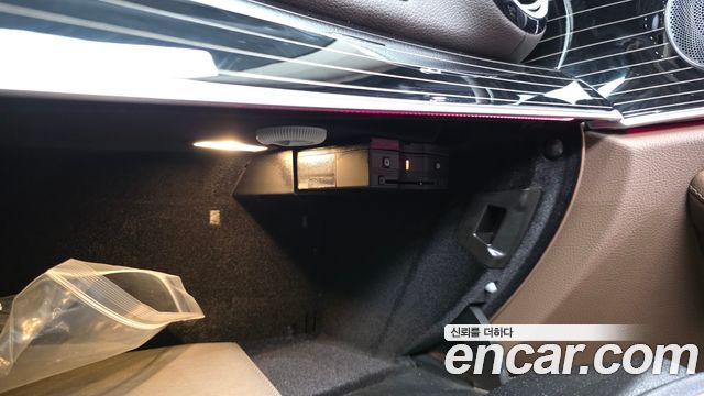 Mercedes-Benz E-Class 2020 — photo 27