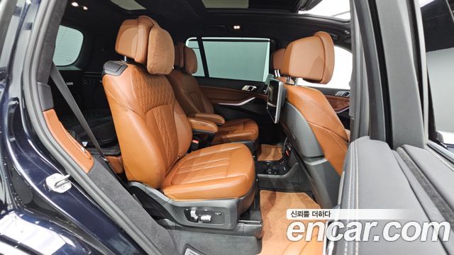 BMW X7 2022 — photo 17