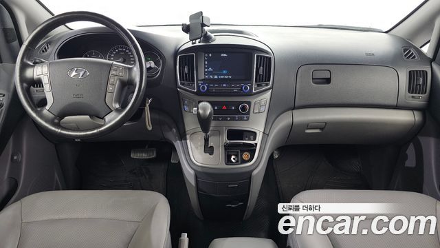 Hyundai Starex 2019 — photo 10