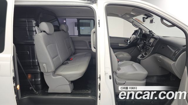 Hyundai Starex 2019 — photo 18