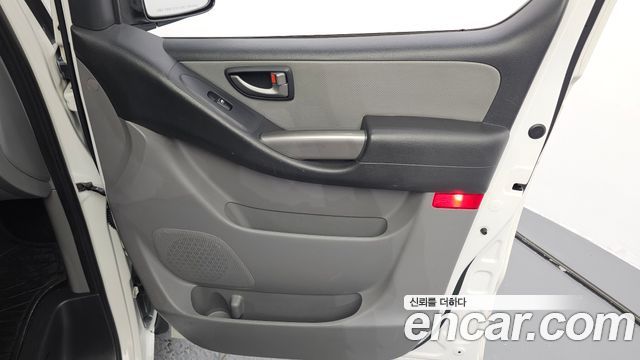 Hyundai Starex 2019 — photo 14