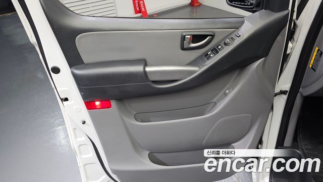 Hyundai Starex 2019 — photo 15