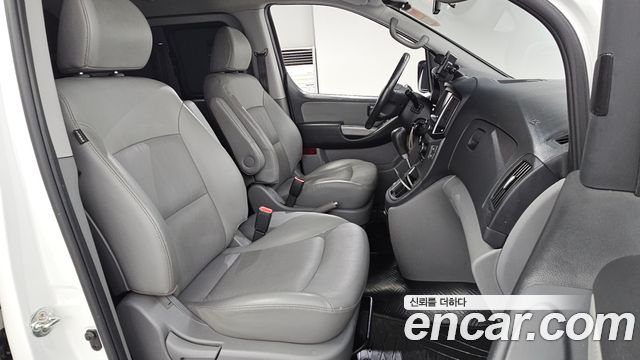 Hyundai Starex 2019 — photo 16