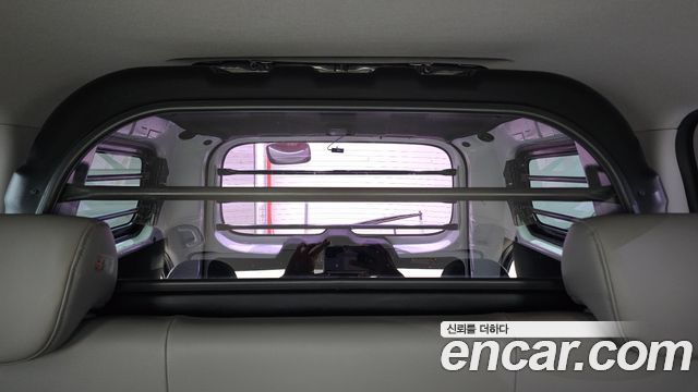Hyundai Starex 2019 — photo 28