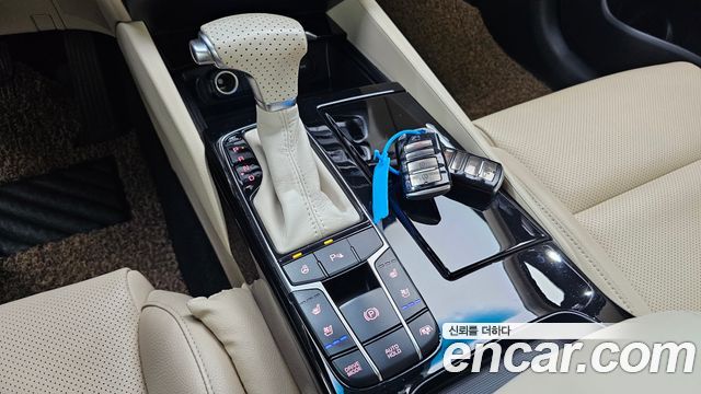 Kia K7 2016 — photo 12