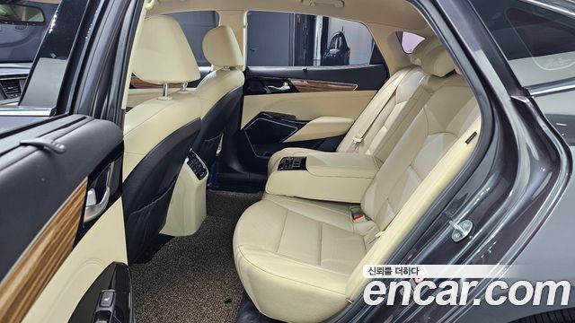 Kia K7 2016 — photo 17