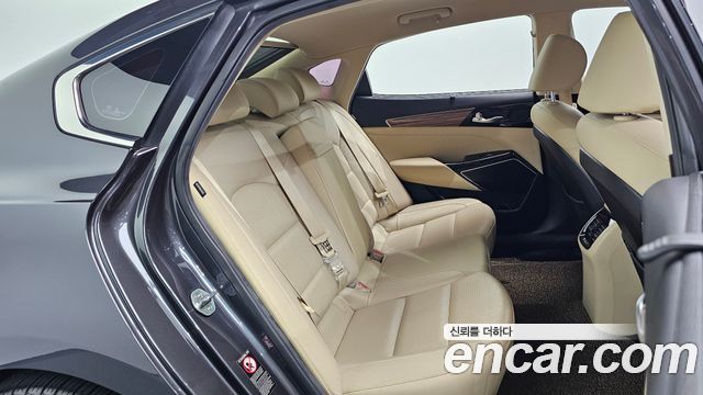 Kia K7 2016 — photo 18
