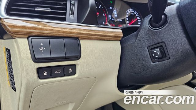 Kia K7 2016 — photo 24