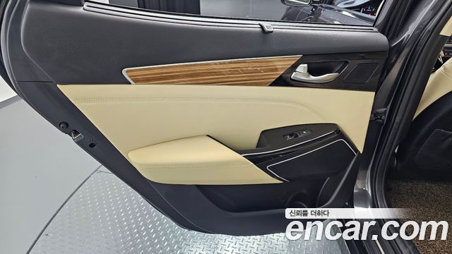 Kia K7 2016 — photo 15