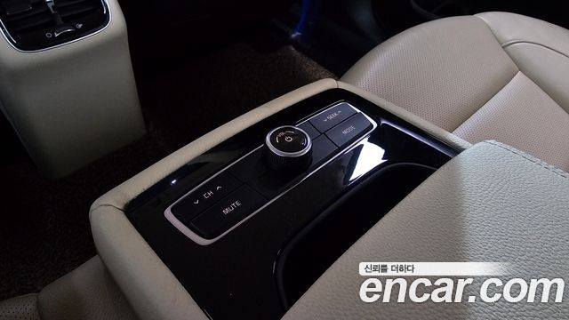 Kia K7 2016 — photo 29