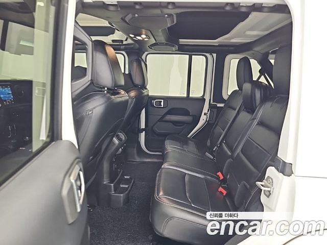 Jeep Wrangler 2019 — photo 12
