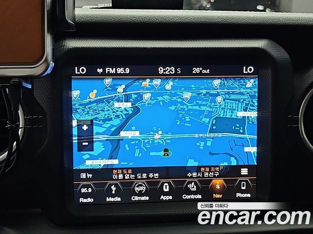 Jeep Wrangler 2019 — photo 14