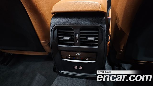 BMW 3-Series 2024 — photo 25