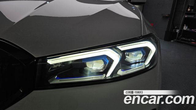 BMW 3-Series 2024 — photo 8