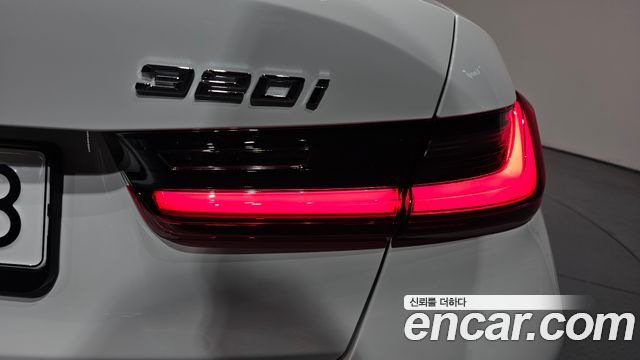BMW 3-Series 2024 — photo 9