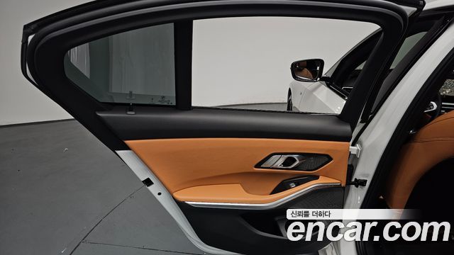 BMW 3-Series 2024 — photo 15