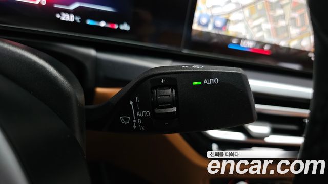 BMW 3-Series 2024 — photo 35