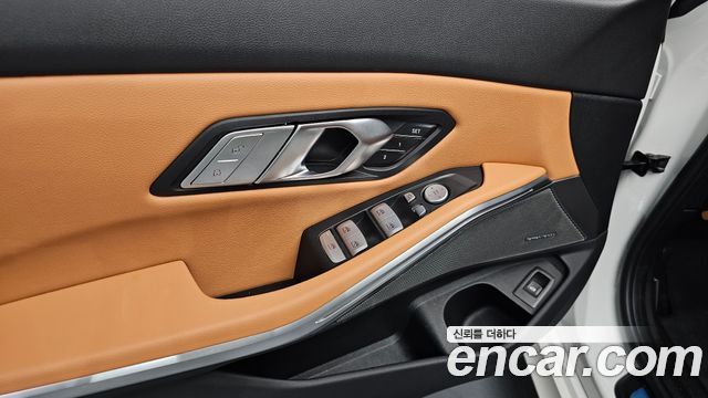 BMW 3-Series 2024 — photo 37