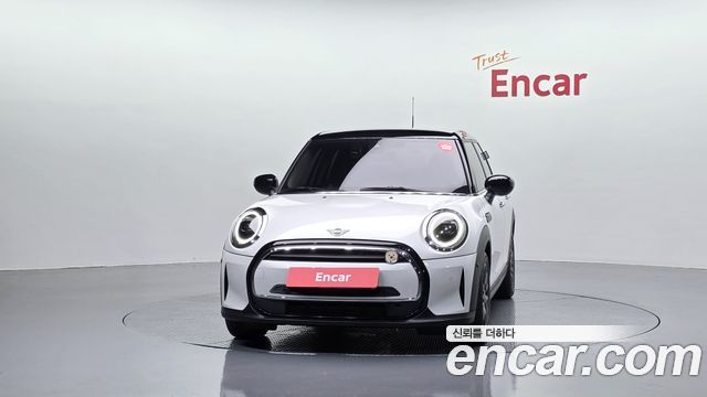 Mini Cooper 2024 — photo 3