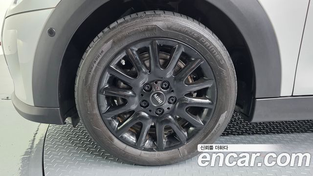 Mini Cooper 2024 — photo 5