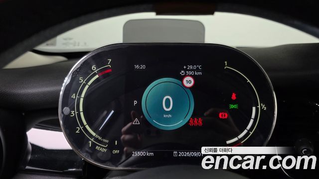 Mini Cooper 2024 — photo 8