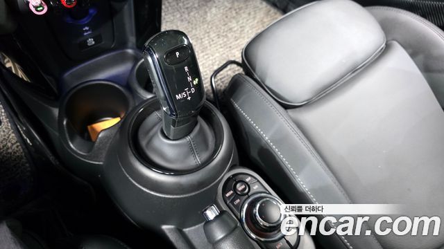 Mini Cooper 2024 — photo 9
