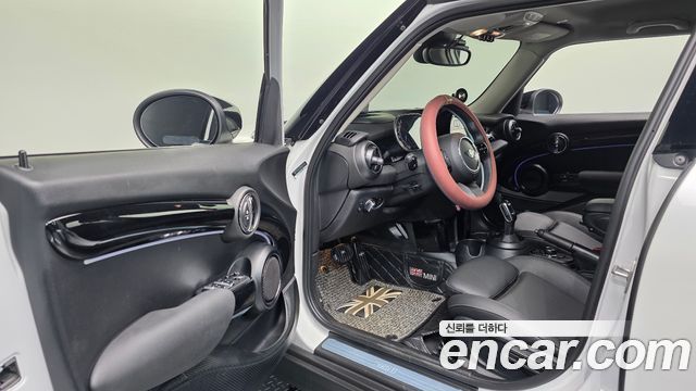 Mini Cooper 2024 — photo 10