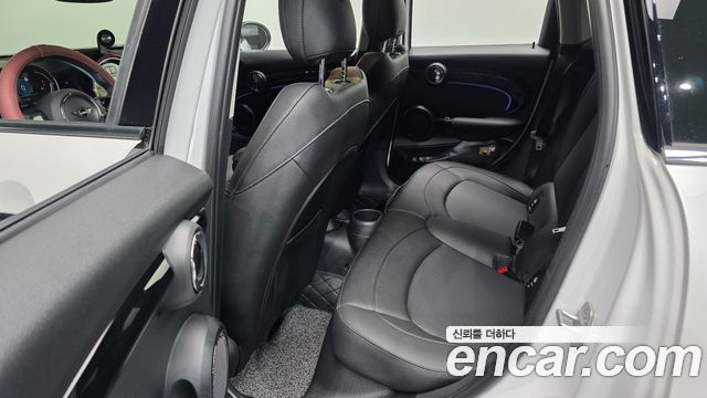 Mini Cooper 2024 — photo 12