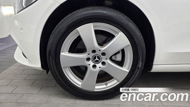 Mercedes-Benz C-Class 2018 — photo 5