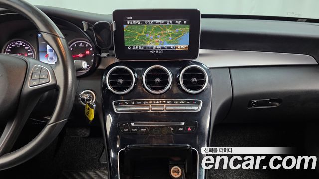 Mercedes-Benz C-Class 2018 — photo 14