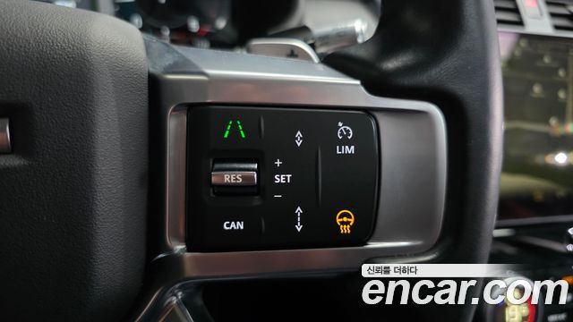Land Rover Discovery 2022 — photo 14