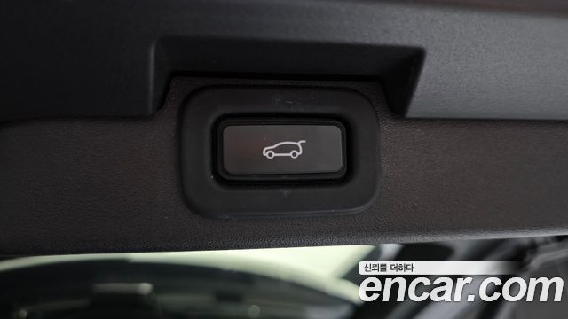 Land Rover Discovery 2022 — photo 15