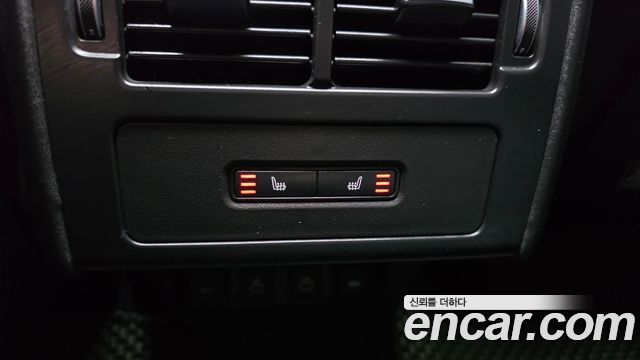 Land Rover Discovery 2022 — photo 19