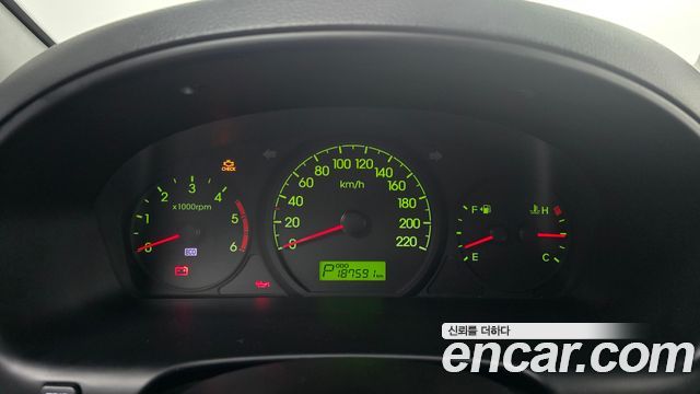 Hyundai Starex 2011 — photo 8