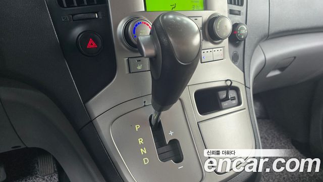 Hyundai Starex 2011 — photo 9
