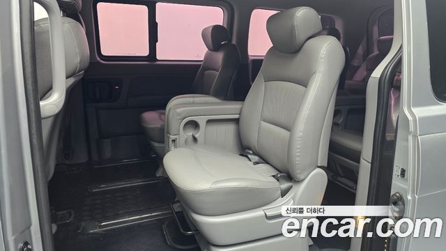 Hyundai Starex 2011 — photo 12