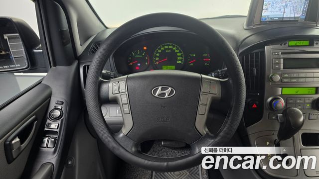 Hyundai Starex 2011 — photo 13