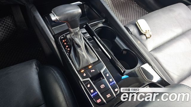 Kia K7 2017 — photo 9