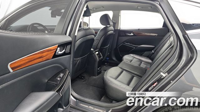 Kia K7 2017 — photo 12