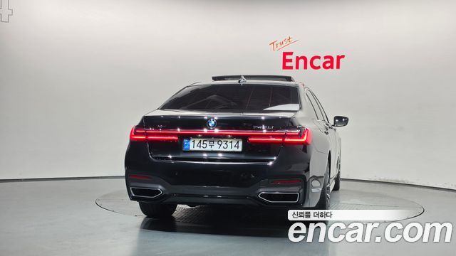 BMW 7-Series 2020 — photo 4